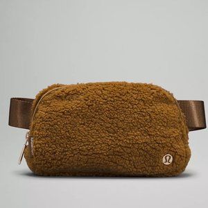 Everywhere Fleece Belt Bag